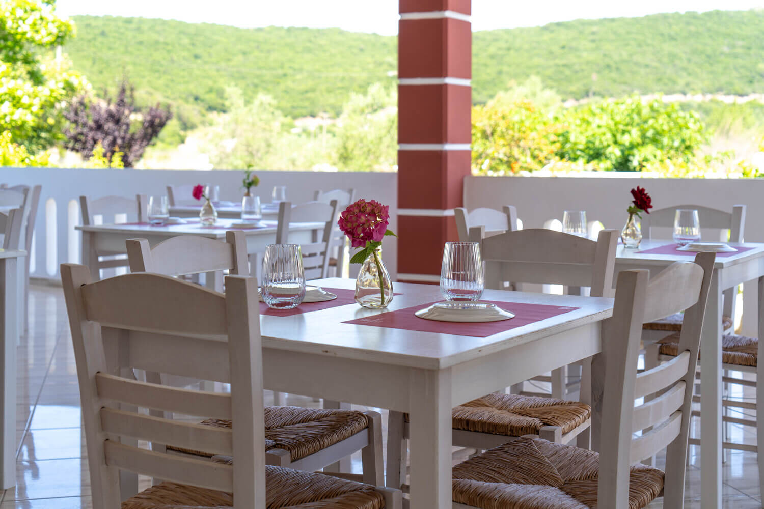 Hotel Alexandros — outdoor area